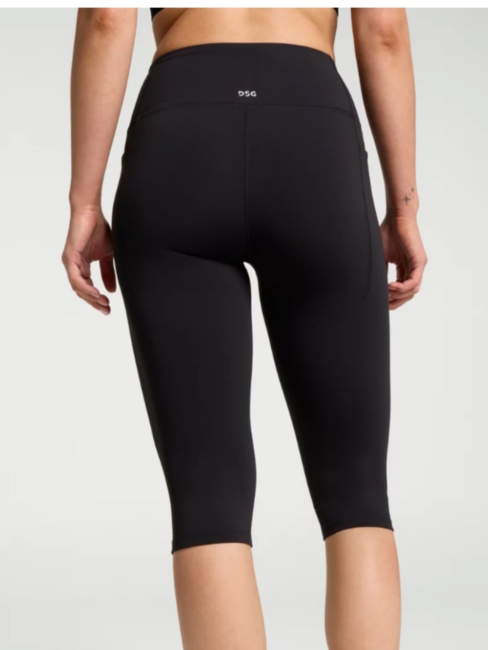 DSG Black High-Rise Performance Leggings with Pockets on hip thighs
